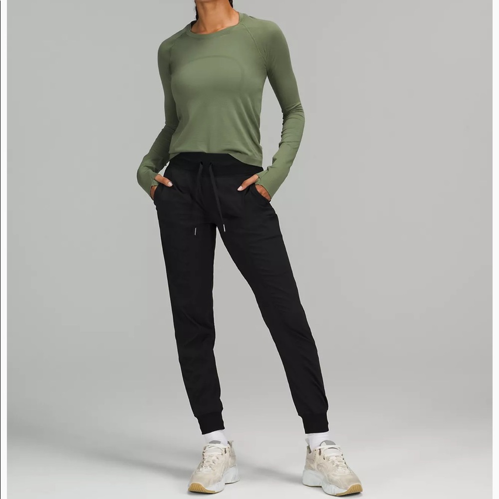 Lululemon Dance Studio Jogger in Black